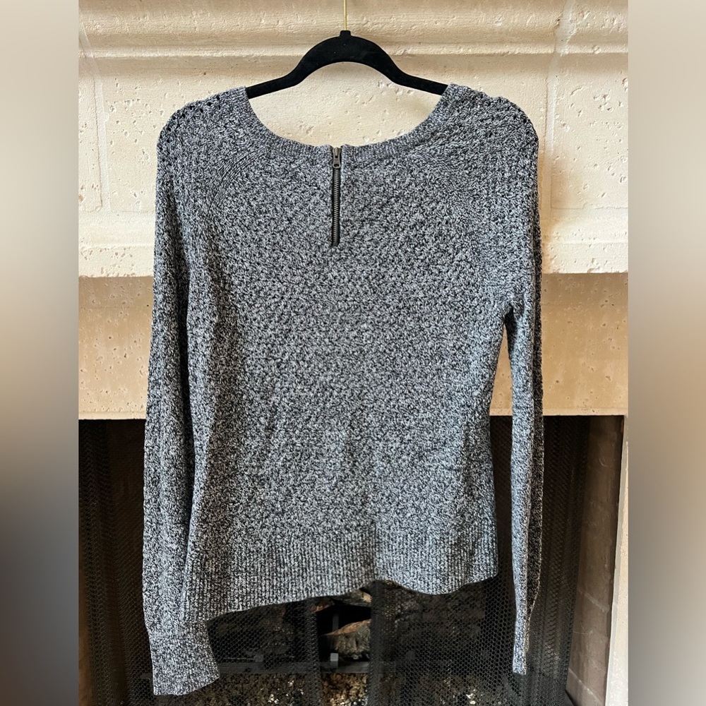 Gray sweater - Picture 2 of 2